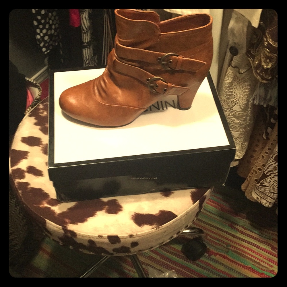 Ez breezy bootie w/ buckles for the girl on the go